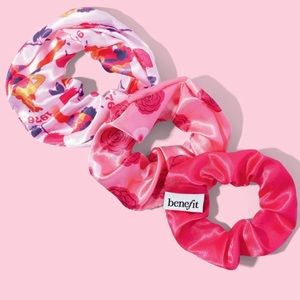Benefit Cosmetics Scrunchie Set